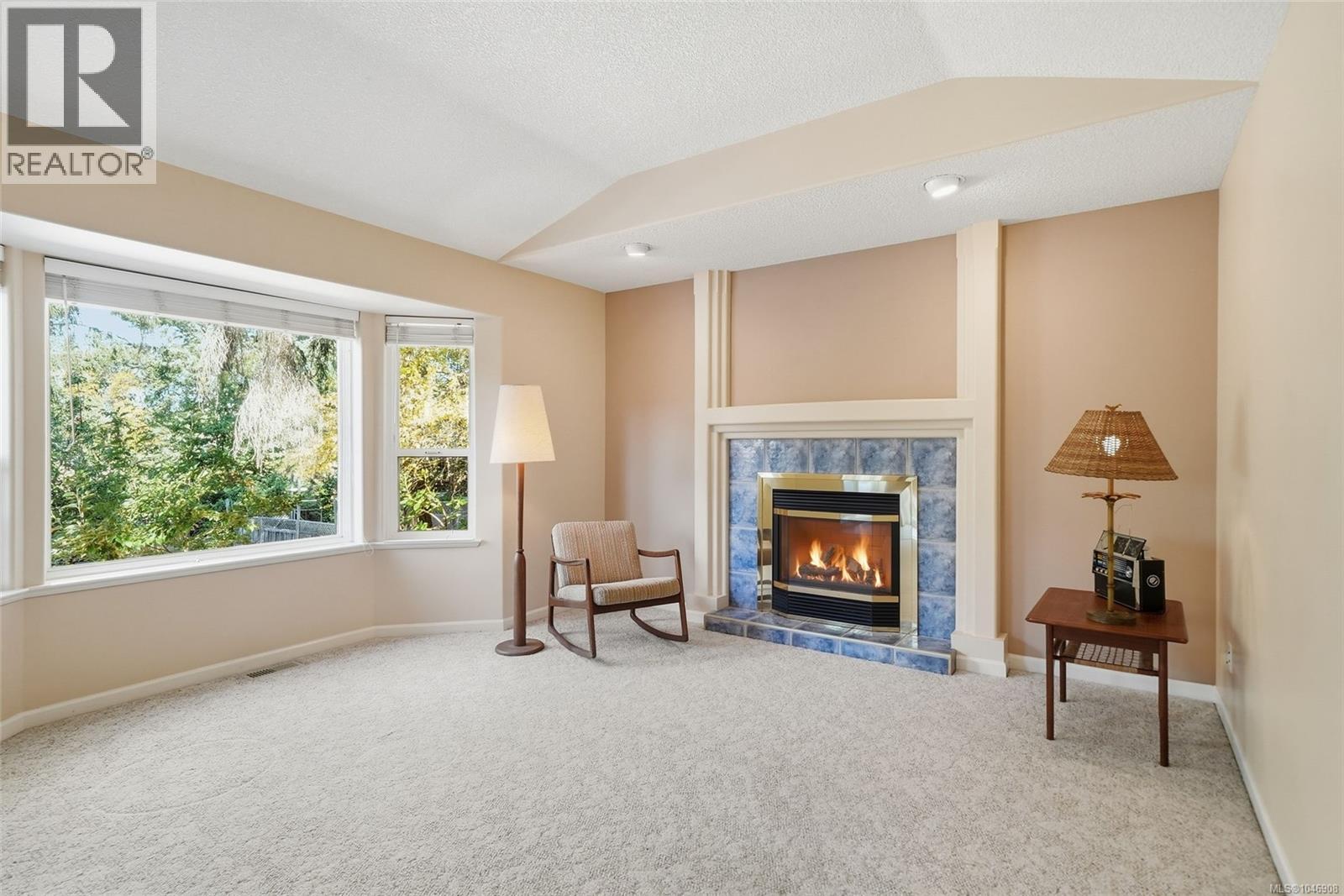 821 Shorewood Dr, Parksville