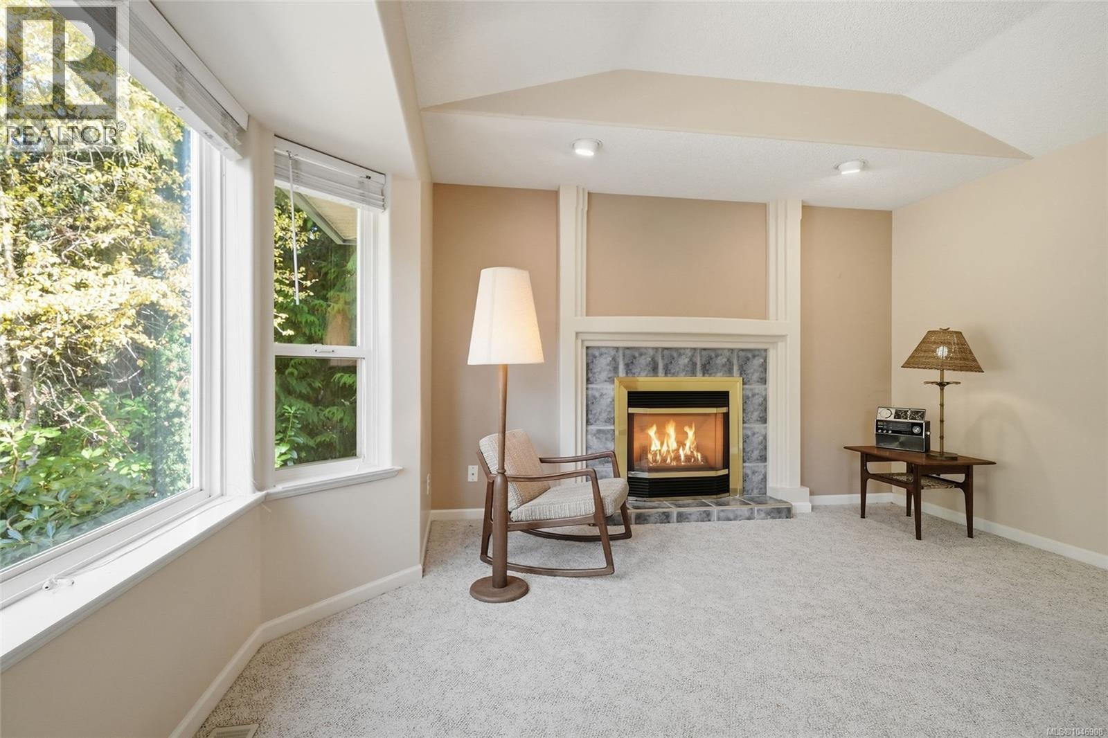 821 Shorewood Dr, Parksville