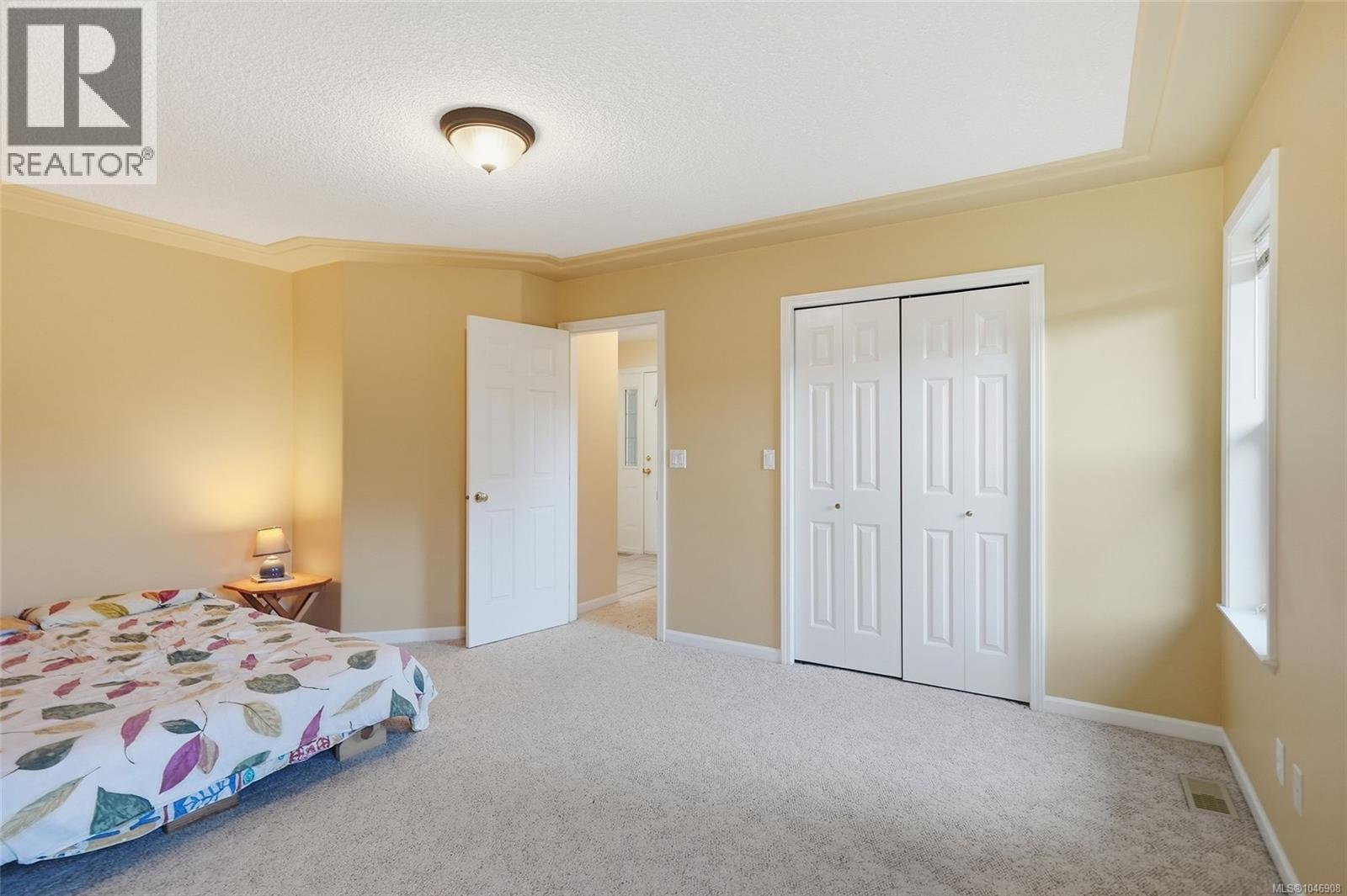 821 Shorewood Dr, Parksville