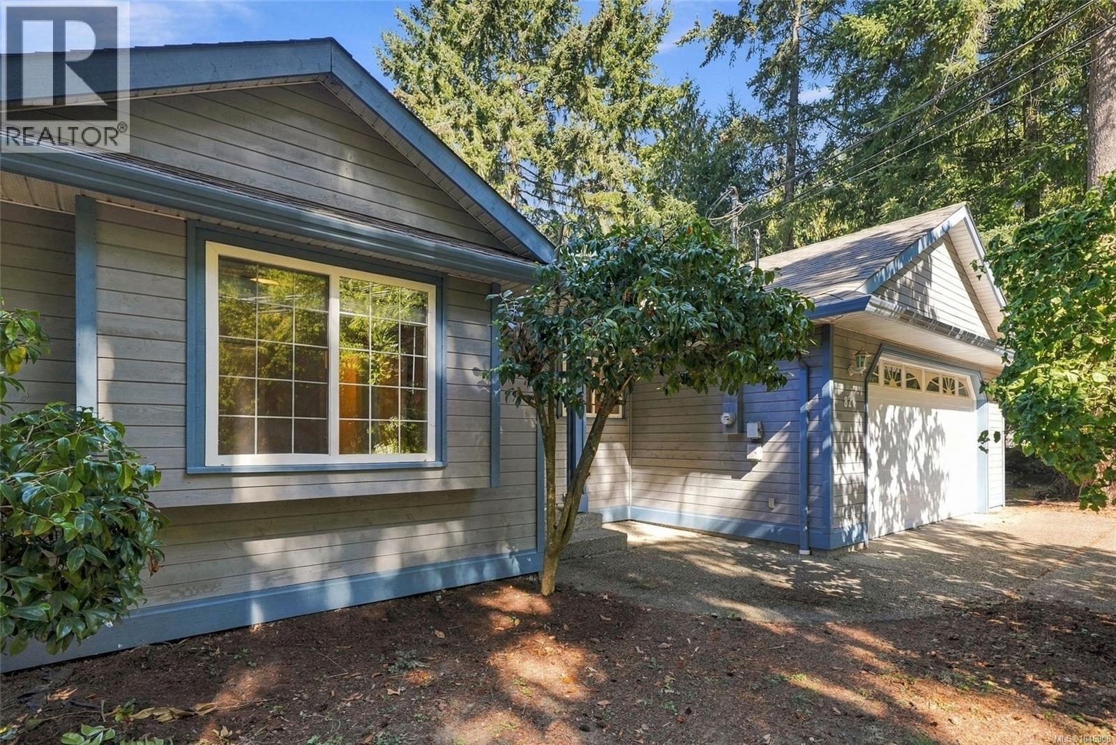 821 Shorewood Dr, Parksville