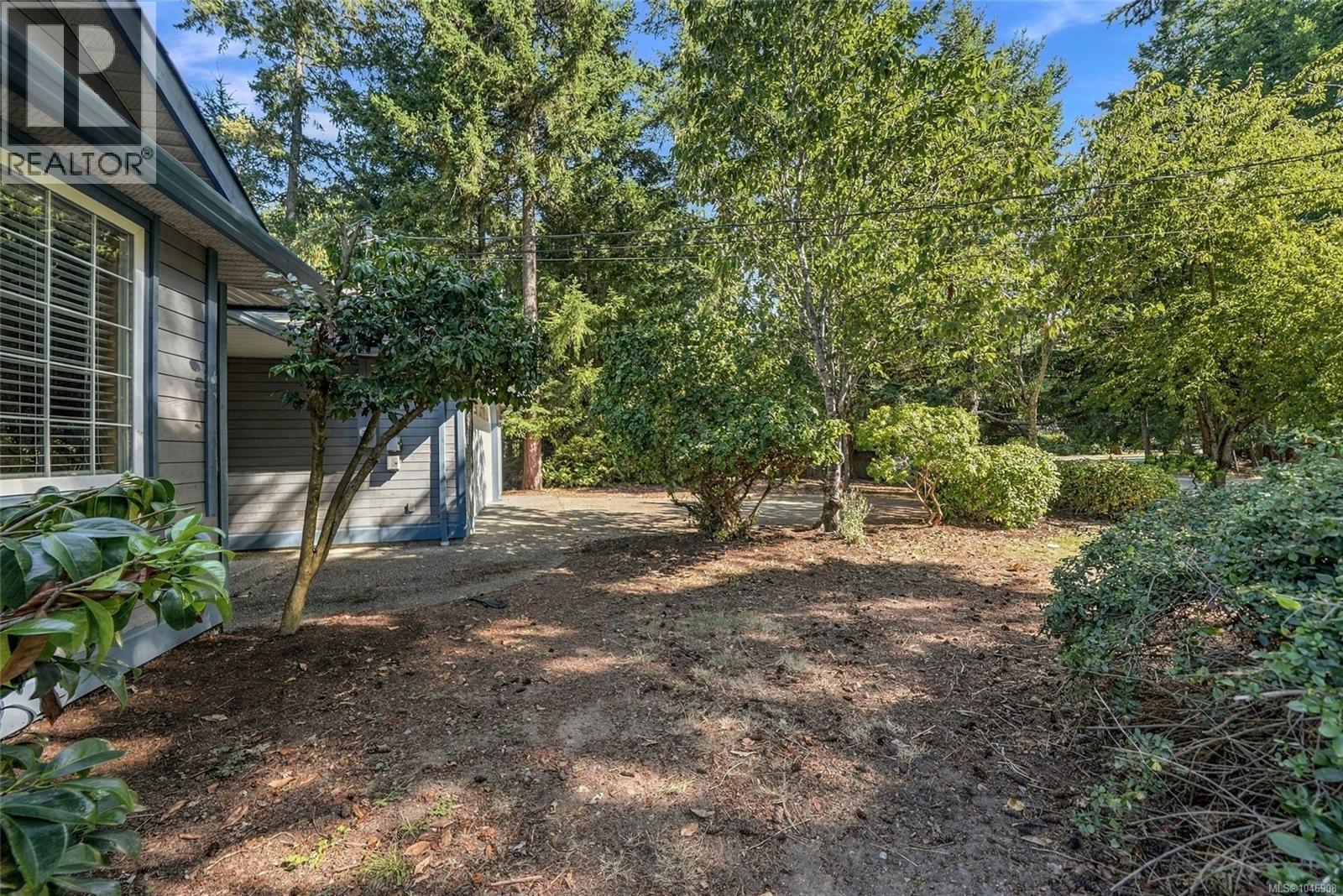 821 Shorewood Dr - 37