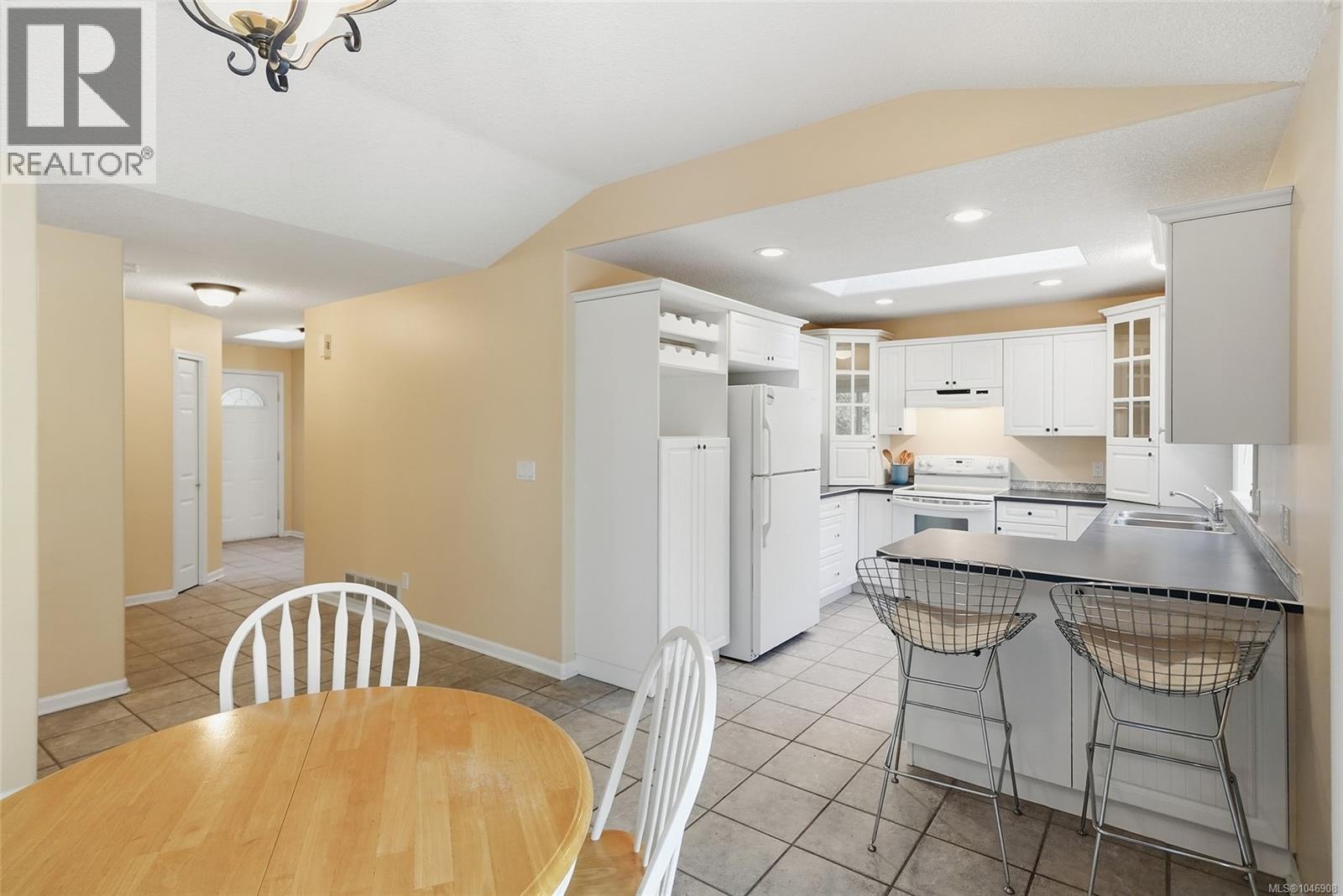 821 Shorewood Dr - 4
