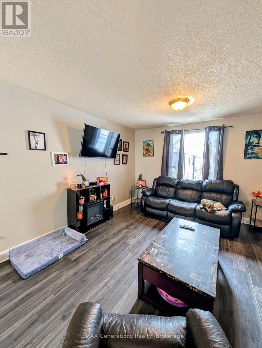 226 Harold Street North — photo 7