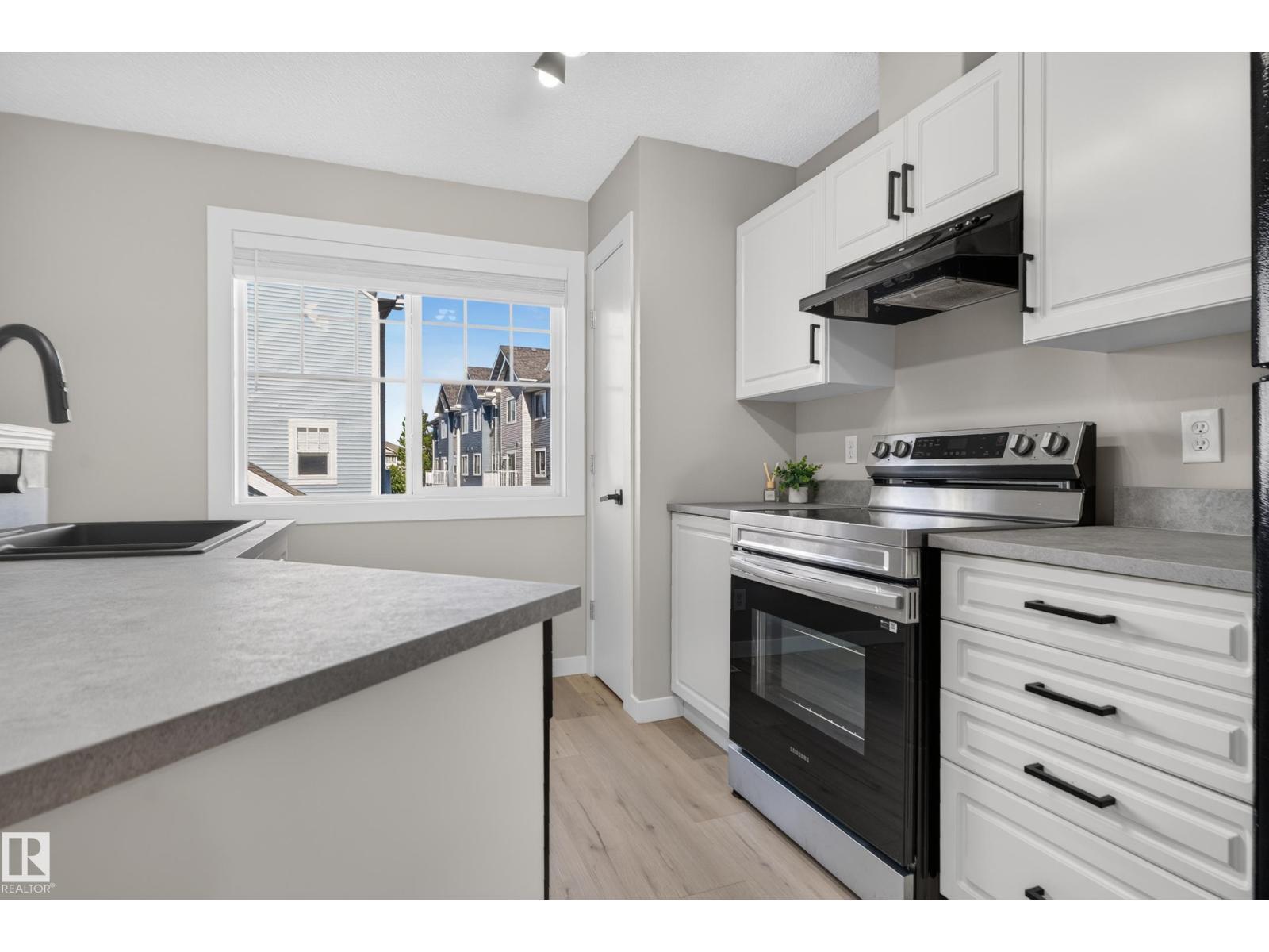 #22 8304 11 AV SW - 10