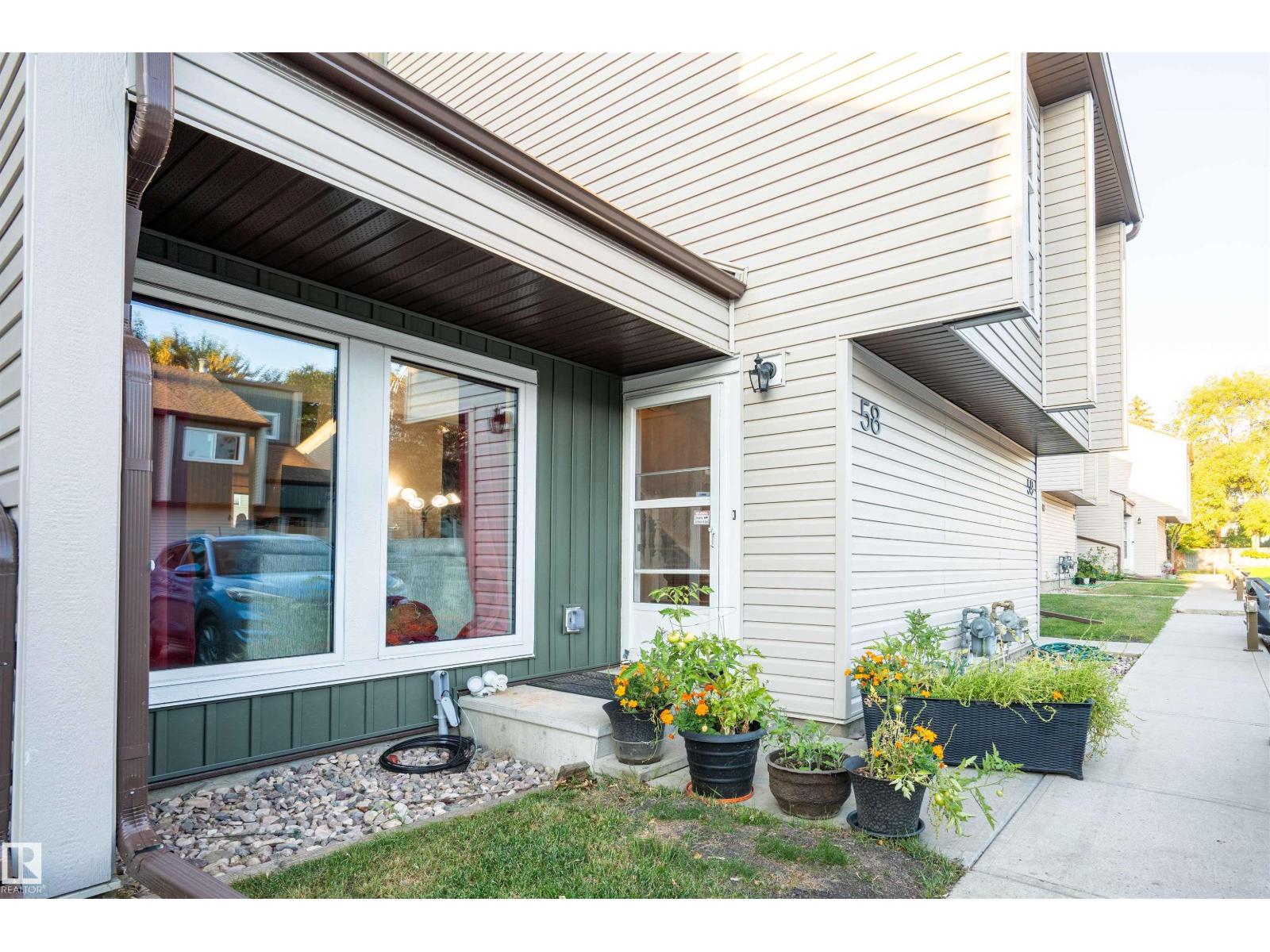 #58 2020 105 ST NW - 1