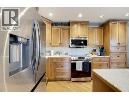 Living room - 611 Shuswap Street Sw Unit# 301, Salmon Arm, BC V1E0A2 Photo 9