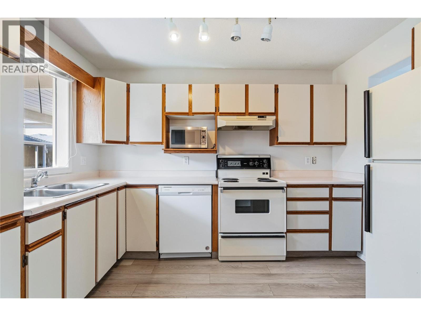 #6 600 10 Street SW - 2