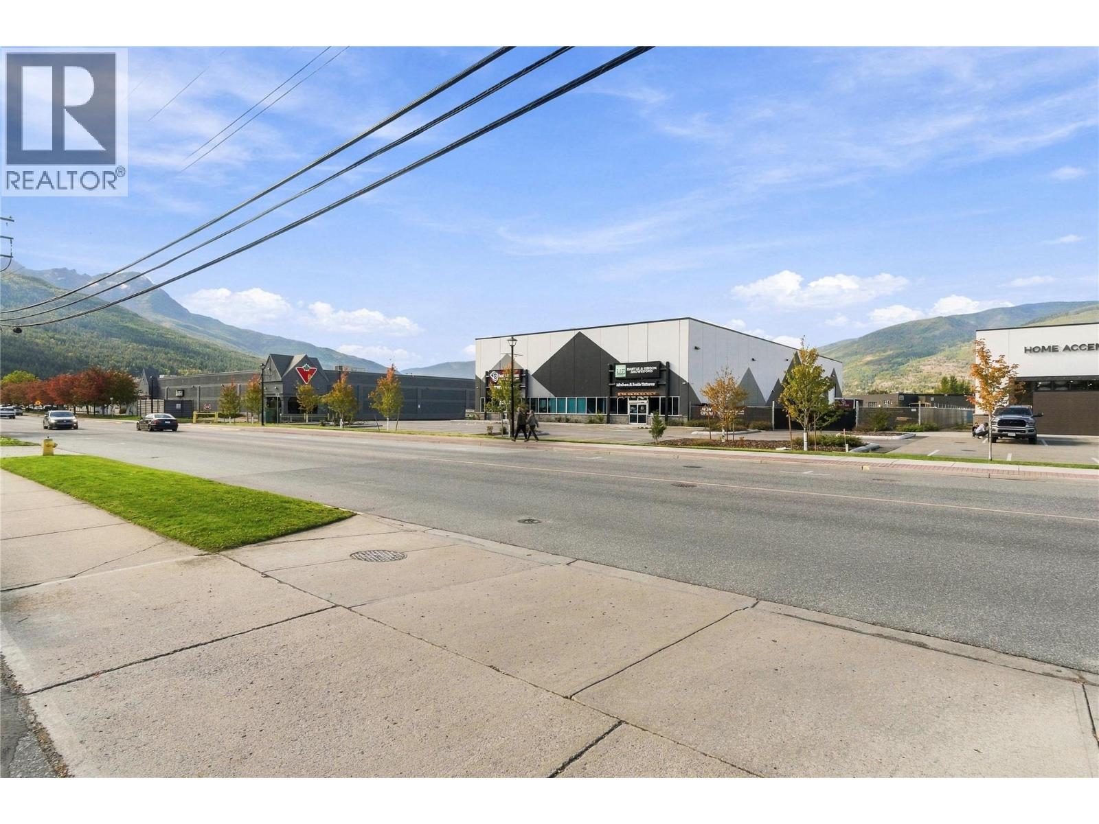 #6 600 10 Street SW - 33