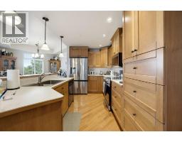 Foyer - 611 Shuswap Street Sw Unit# 301, Salmon Arm, BC V1E0A2 Photo 6