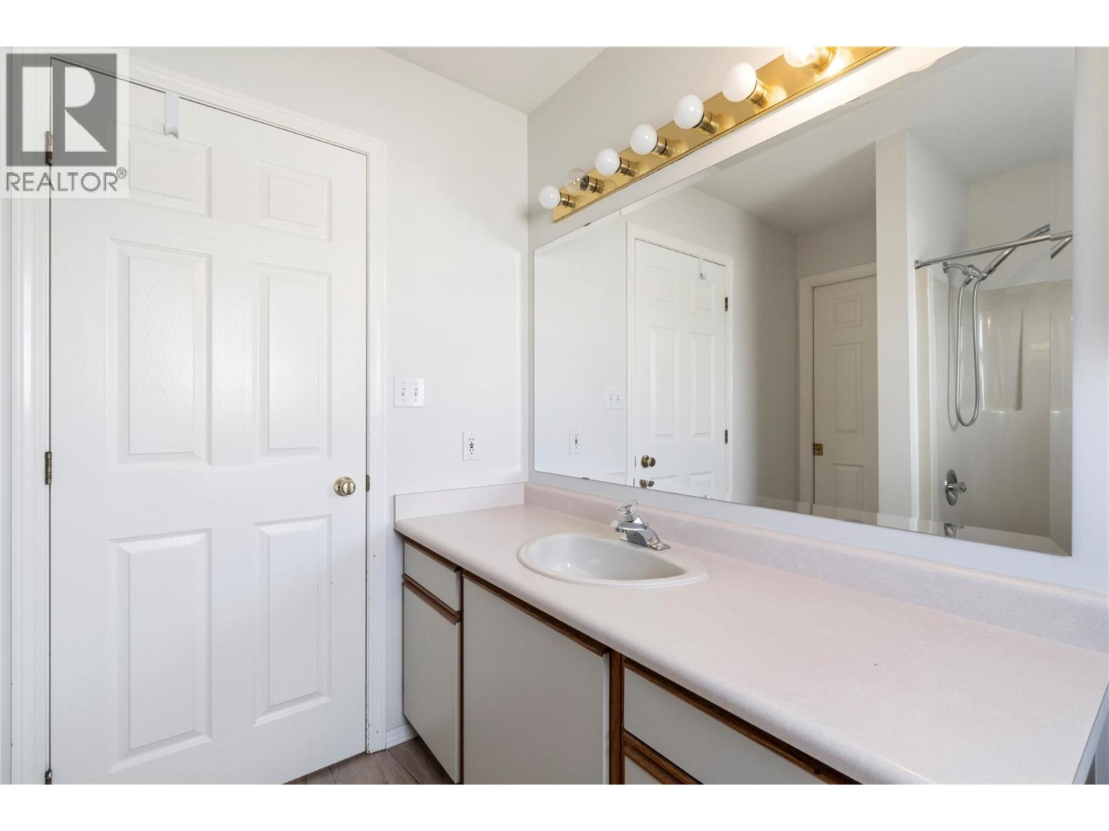 #6 600 10 Street SW - 25