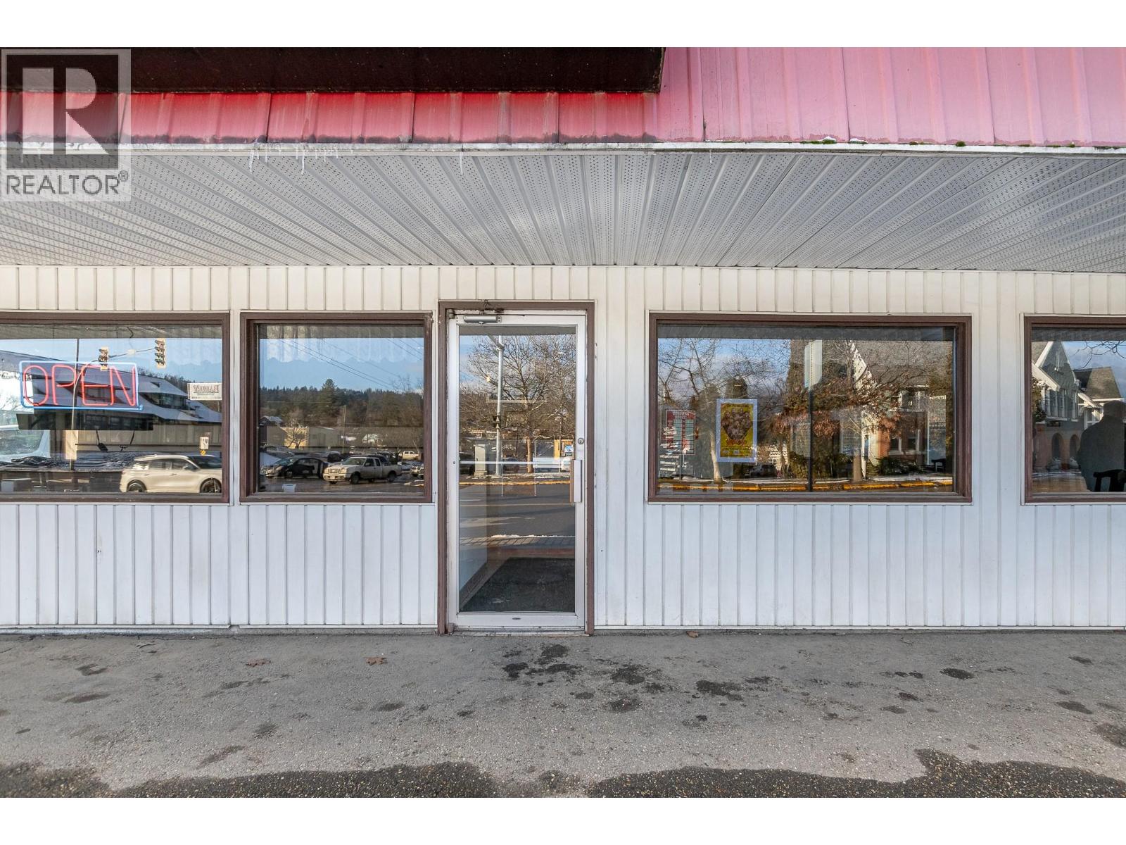 21 & 61 Shuswap Street NW, Salmon Arm