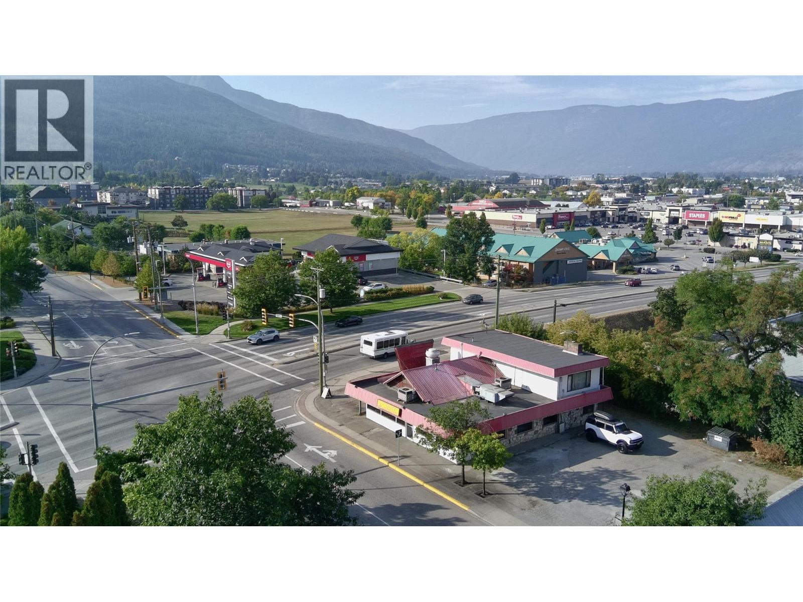 21 & 61 Shuswap Street NW, Salmon Arm