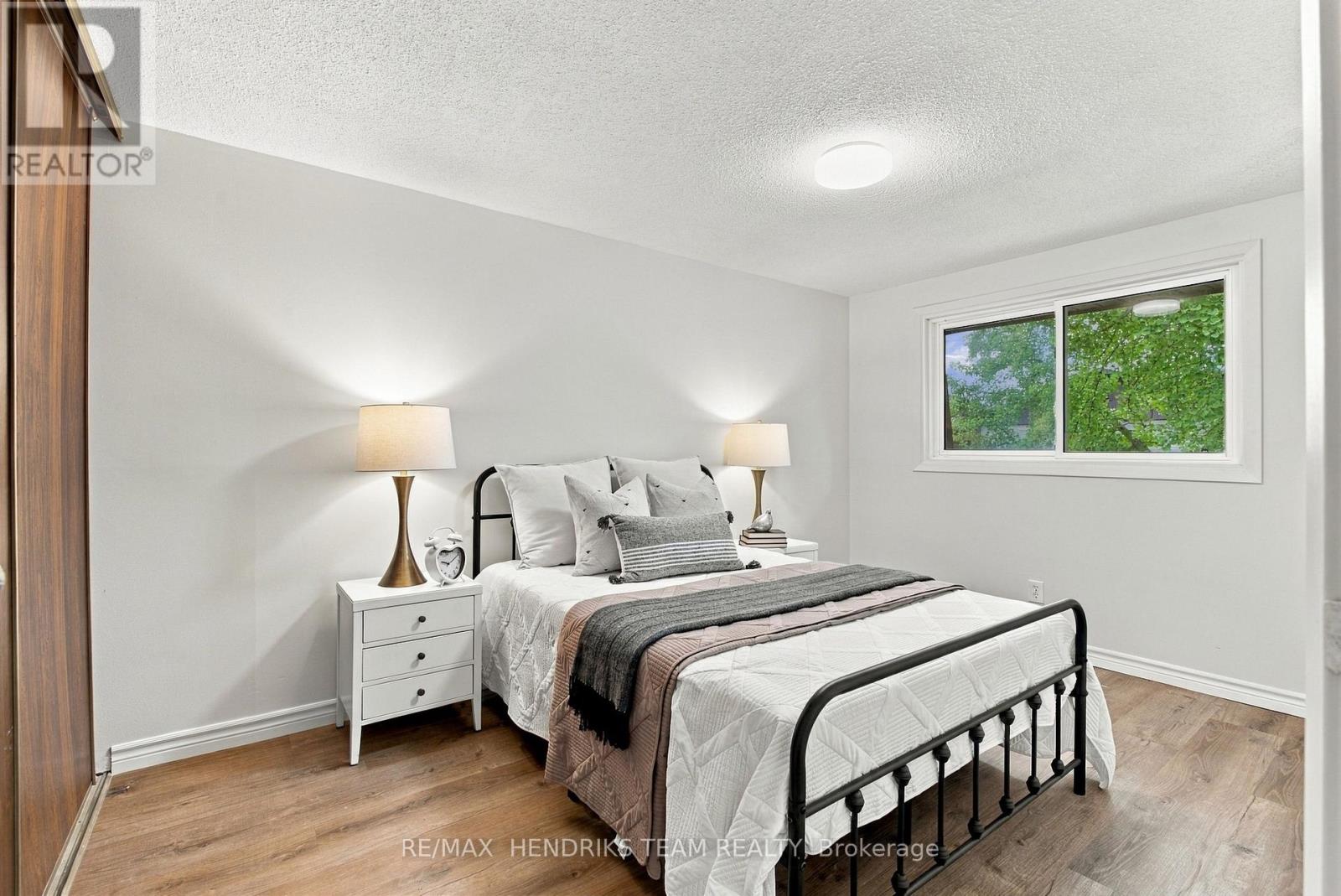 #37 151 LINWELL ROAD - 18