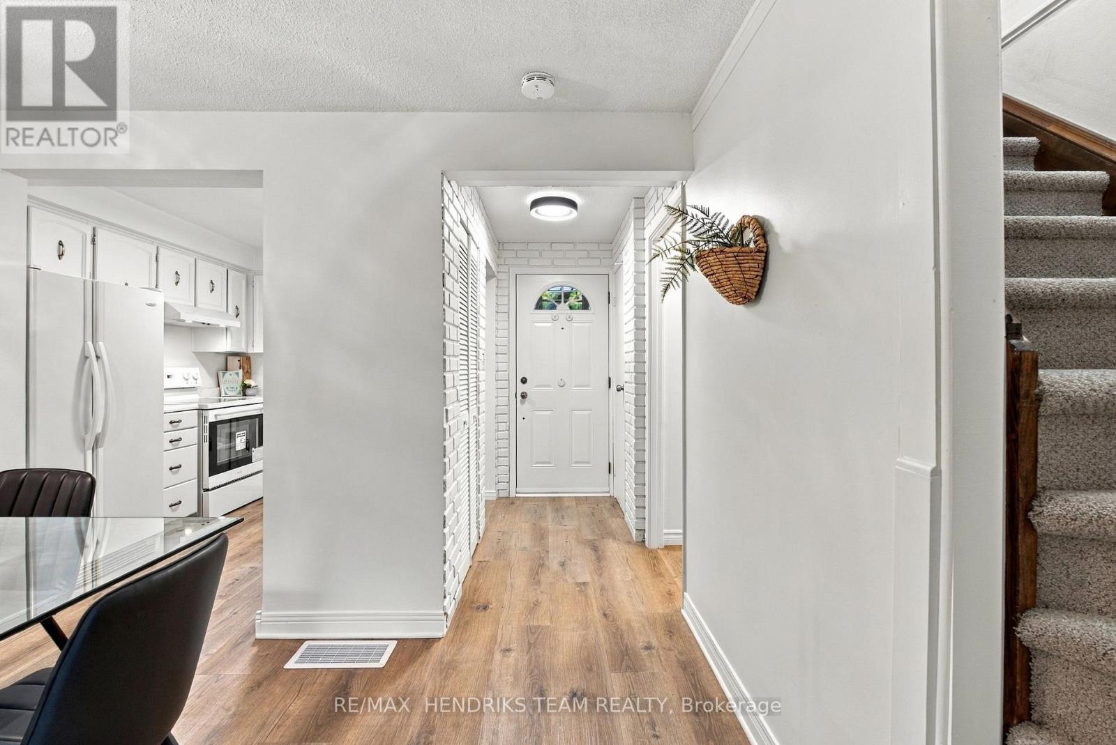 #37 151 LINWELL ROAD - 3