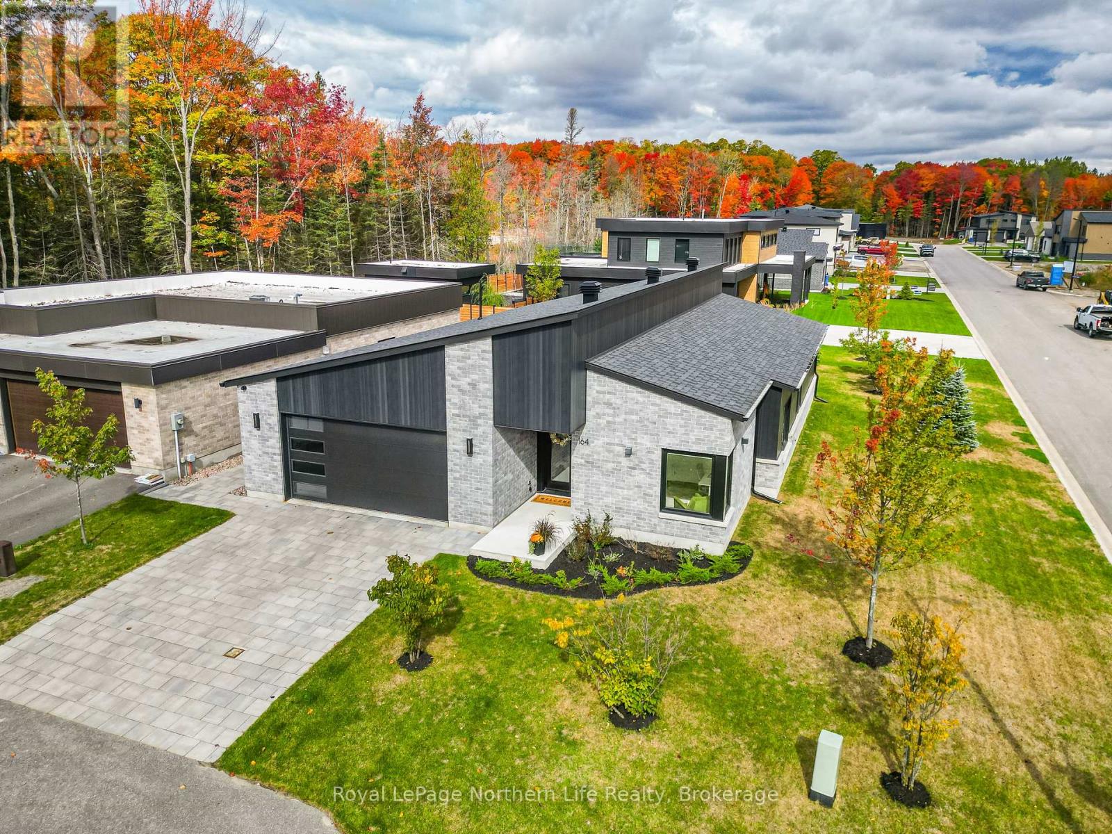 164 SUGARBUSH STREET - 1