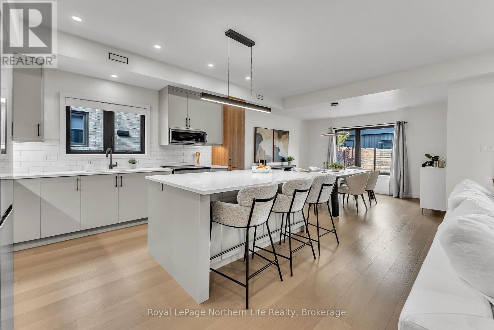 164 SUGARBUSH STREET - 13