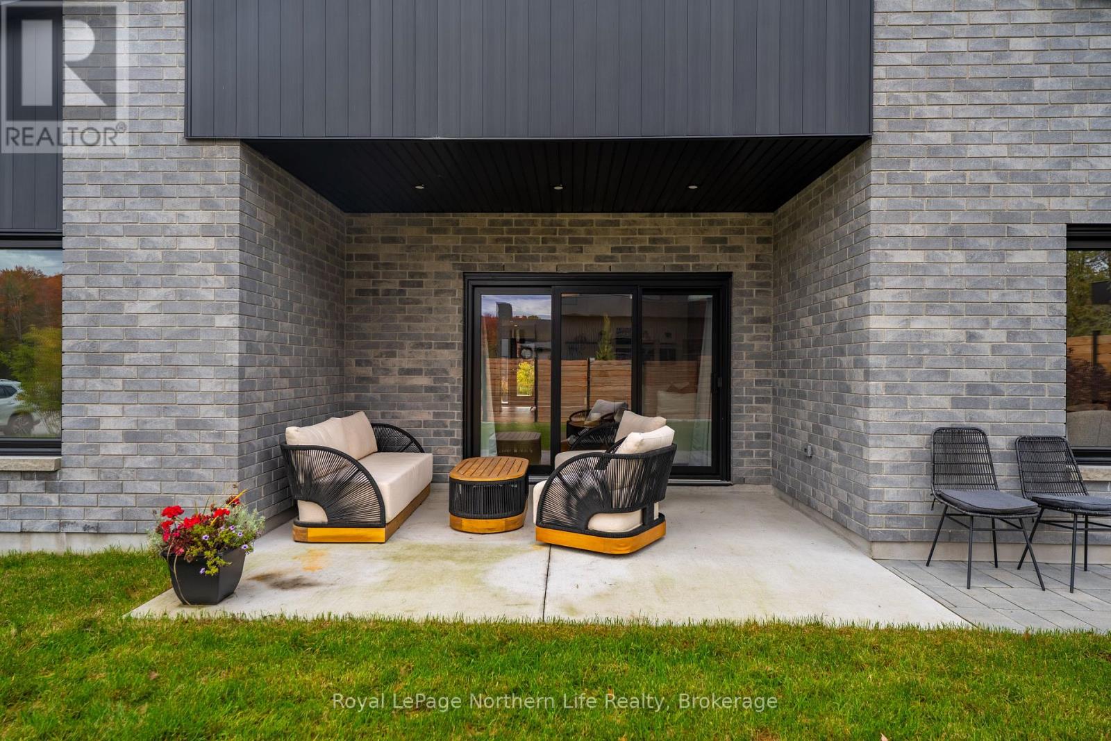 164 SUGARBUSH STREET - 40