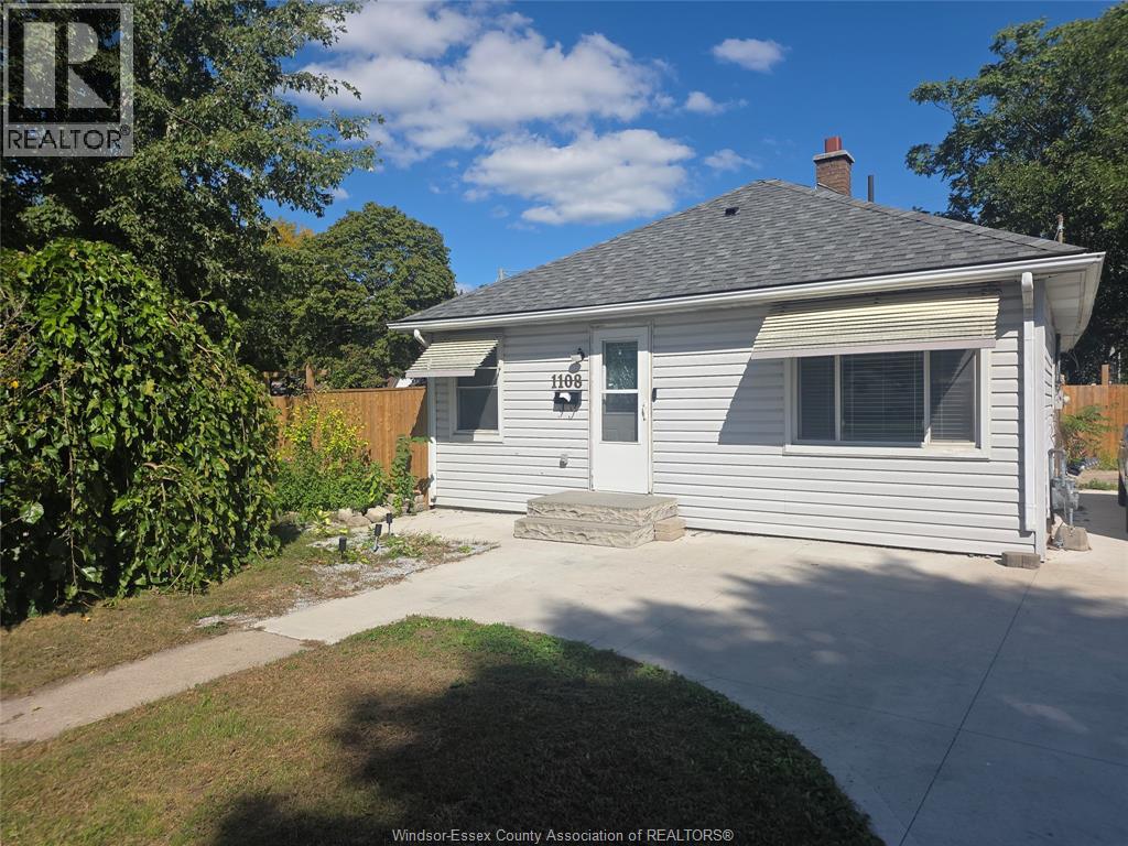 1108 Brock STREET - 1