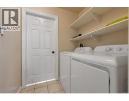 585 Hansen Ave, Langford, BC V9B5V2 Photo 30