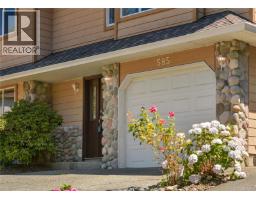 585 Hansen Ave, Langford, BC V9B5V2 Photo 32