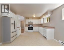 585 Hansen Ave, Langford, BC V9B5V2 Photo 38