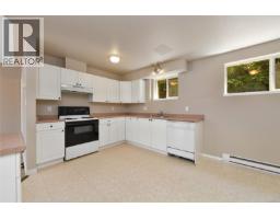 585 Hansen Ave, Langford, BC V9B5V2 Photo 39