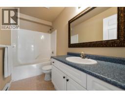 585 Hansen Ave, Langford, BC V9B5V2 Photo 44