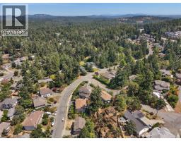 585 Hansen Ave, Langford, BC V9B5V2 Photo 54