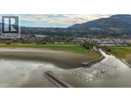 721 Harbourfront Drive, Salmon Arm, BC V1E3L4 Photo 10