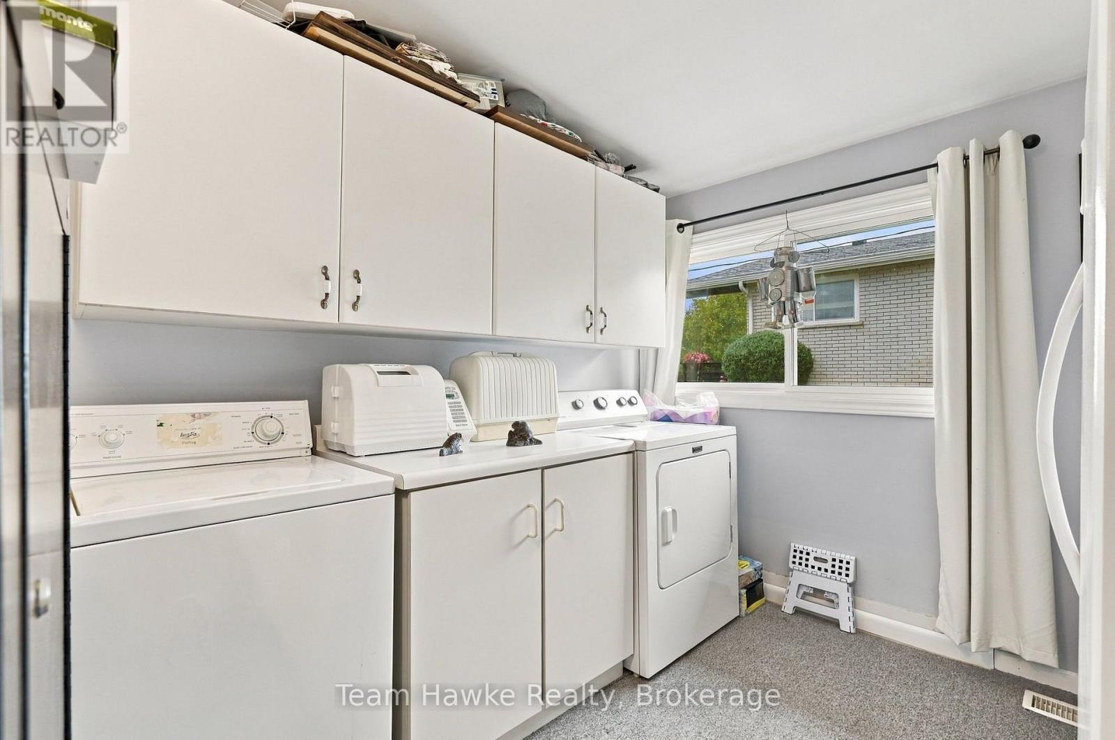 385 LAFONTAINE ROAD W - Image 14