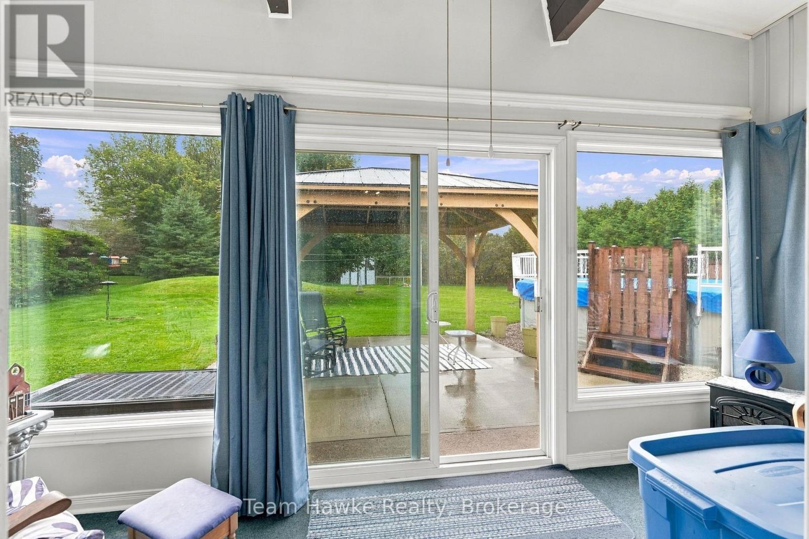 385 LAFONTAINE ROAD W - 17