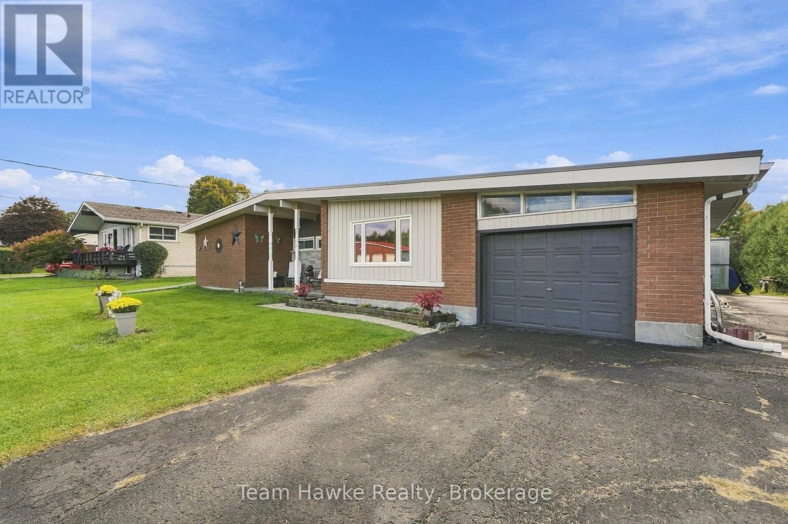 385 LAFONTAINE ROAD W - Image 4