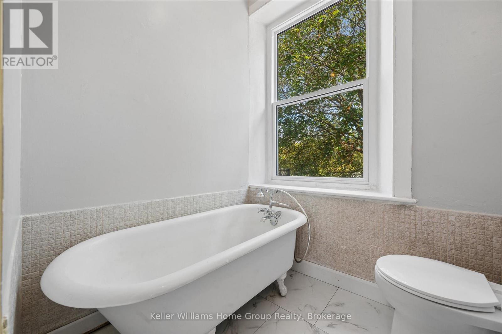 452 ST ANDREW STREET W - 21