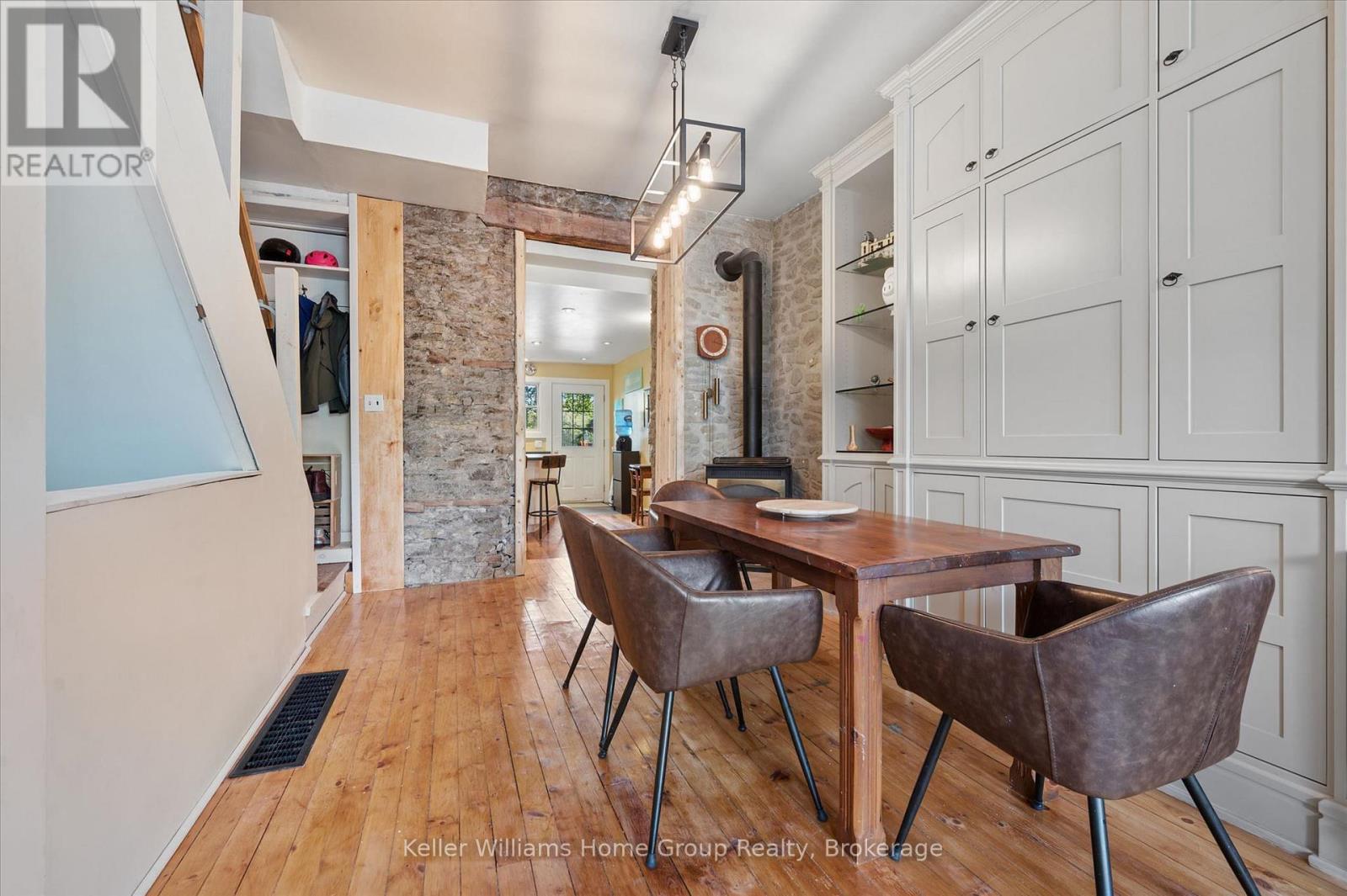 452 ST ANDREW STREET W - 7