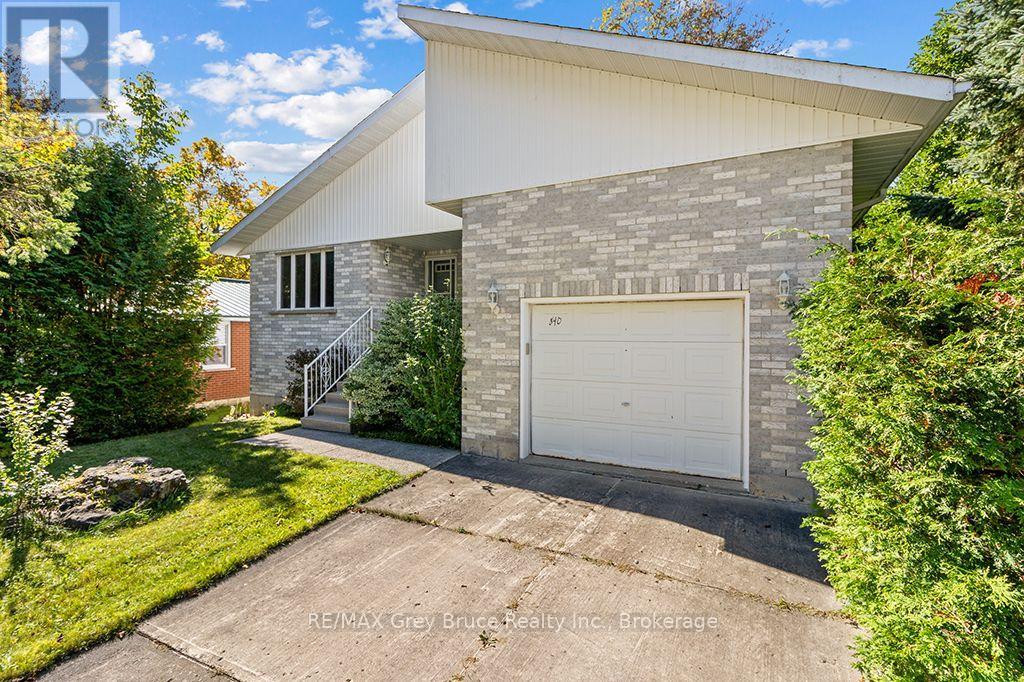 840 MCNAUGHTON STREET - 5