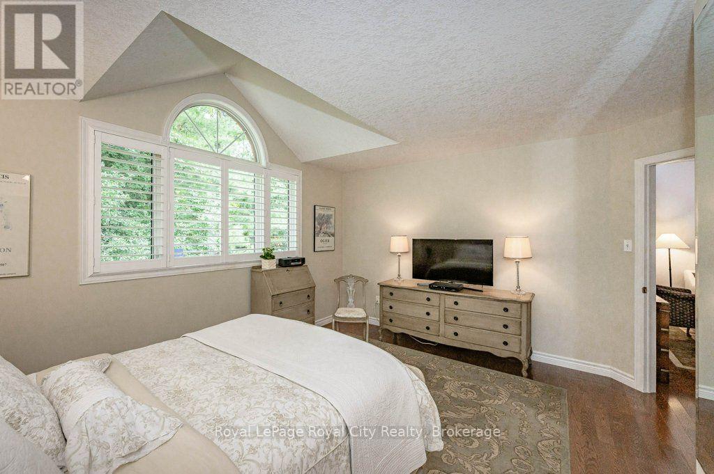 #16 784 GORDON STREET - 18