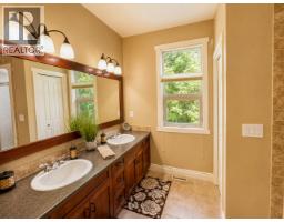 8128 Duby Road, Radium Hot Springs, BC V0A1M0 Photo 47