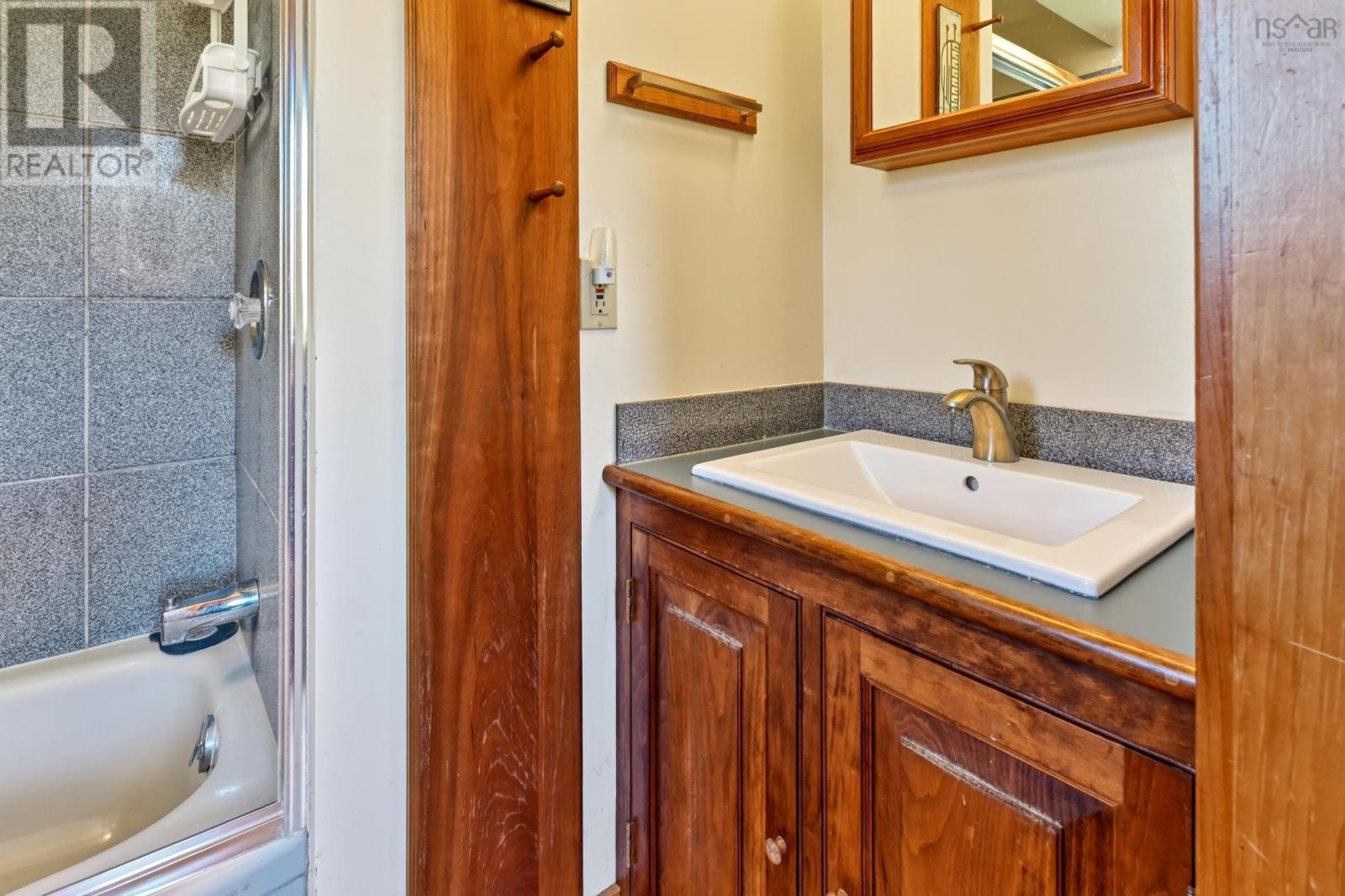 22 Macken Road - Image 26