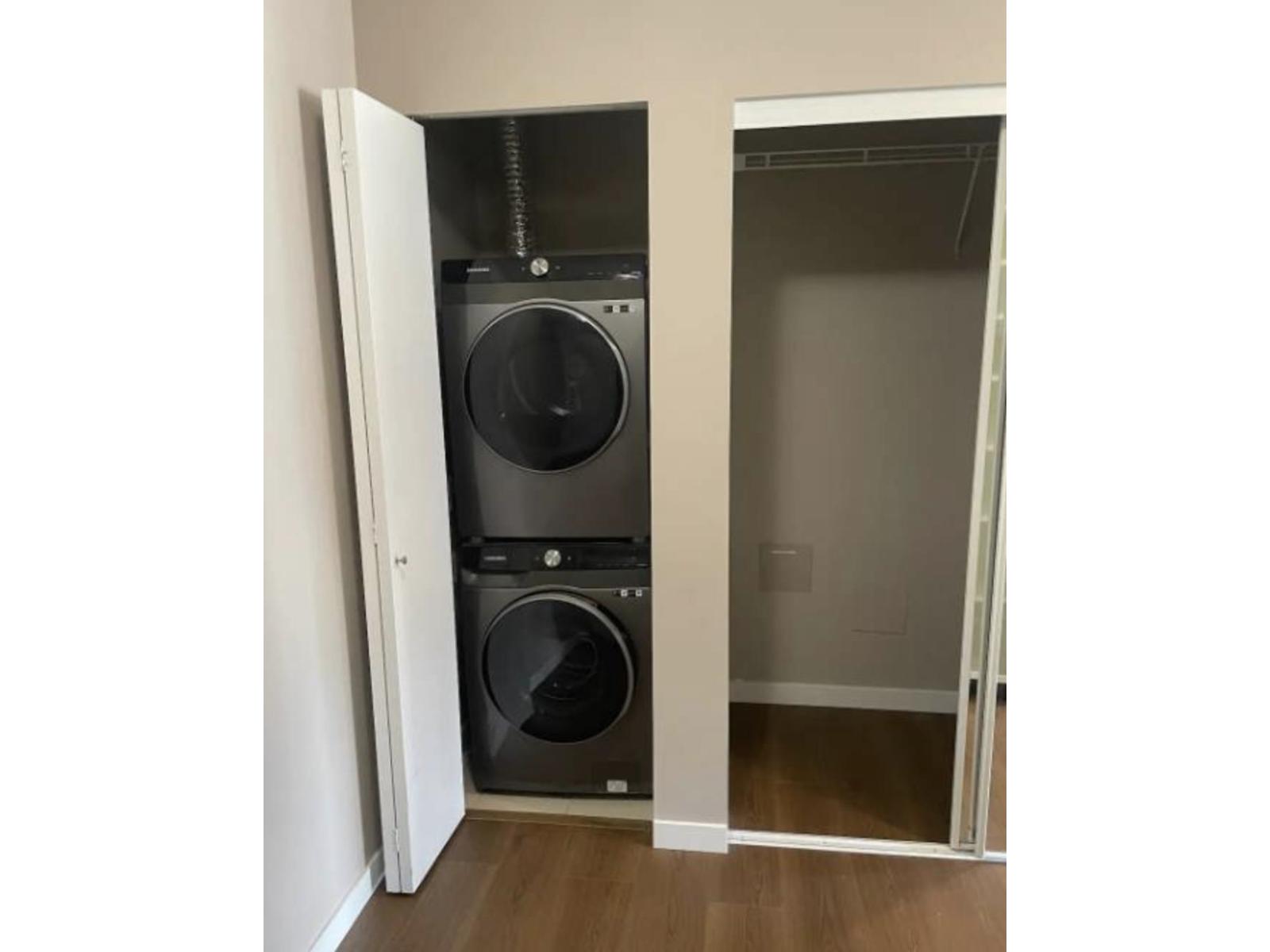 3404 13688 100 AVE, Surrey