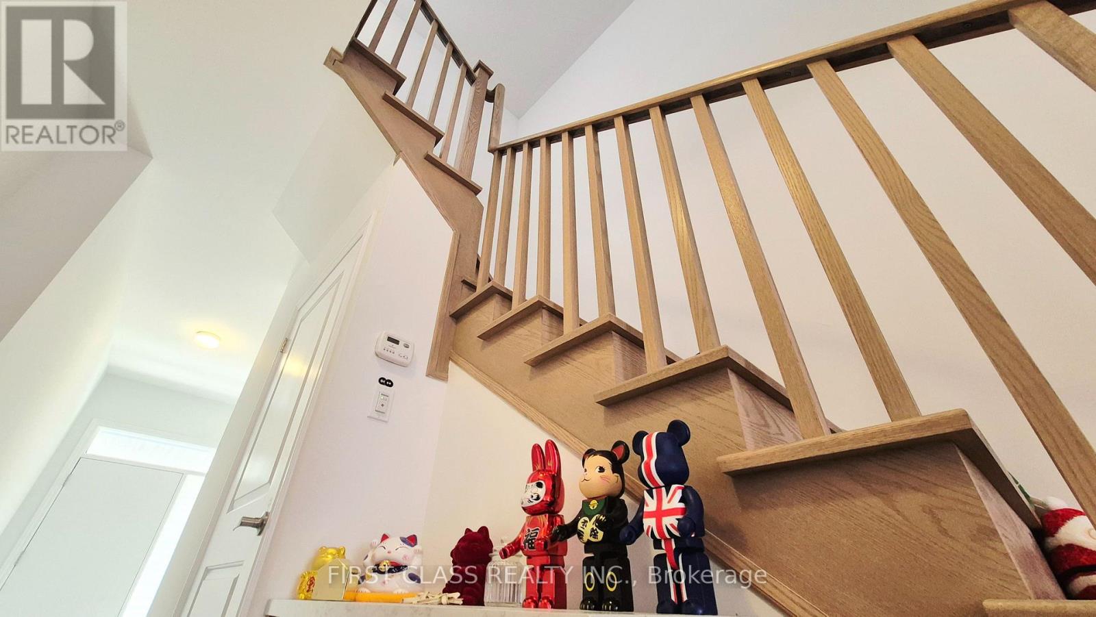 52 SORBARA WAY - 30