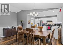 Living room - 7151 Dunwaters Road, Kelowna, BC V1Z3W5 Photo 7