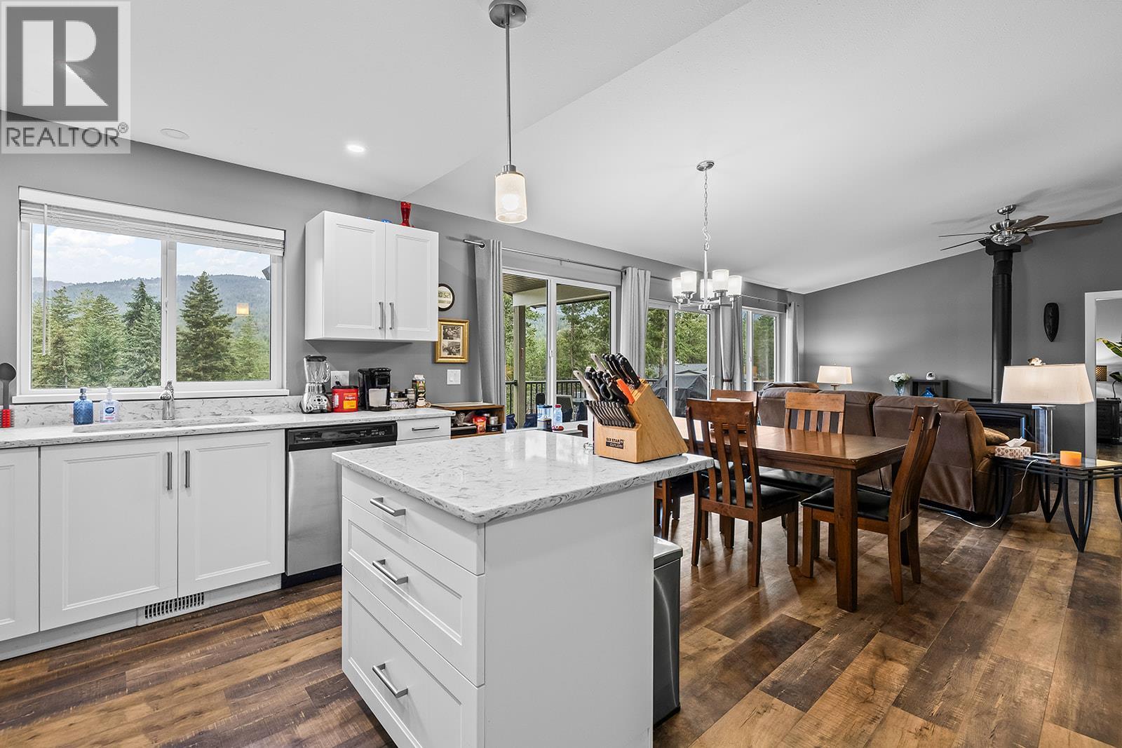 7151 Dunwaters Road - 13