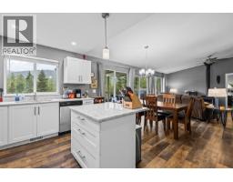 Primary Bedroom - 7151 Dunwaters Road, Kelowna, BC V1Z3W5 Photo 13