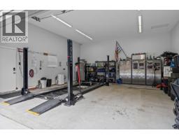 7151 Dunwaters Road, Kelowna, BC V1Z3W5 Photo 38