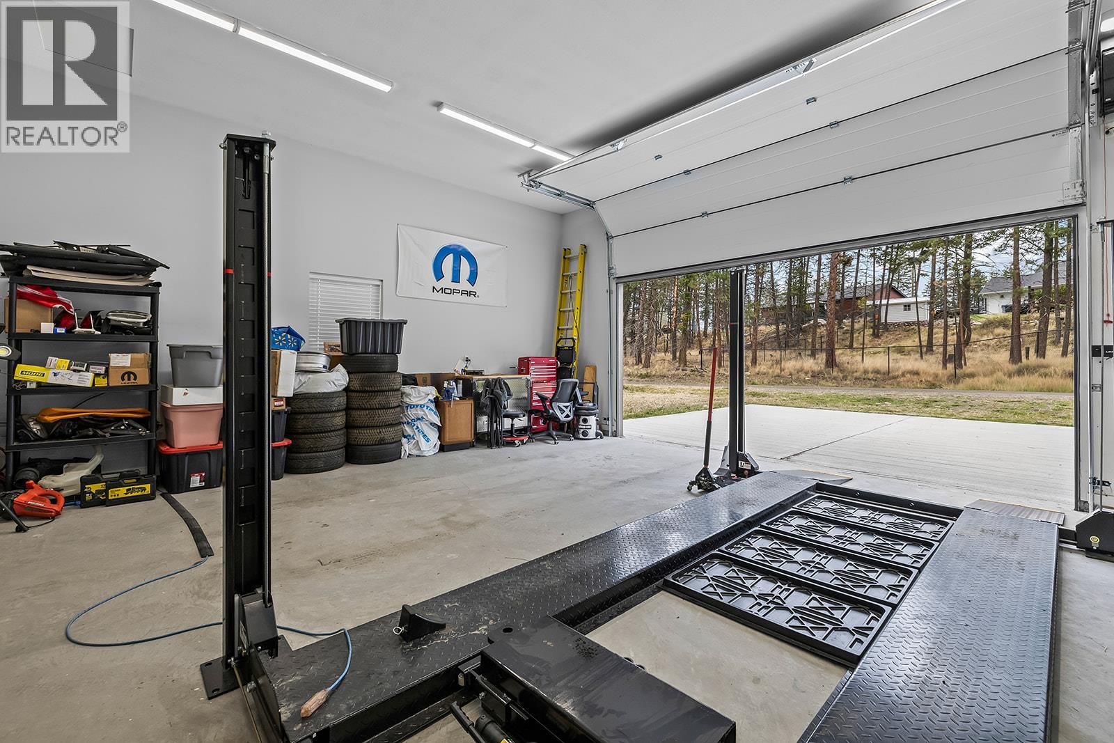 7151 Dunwaters Road - 39
