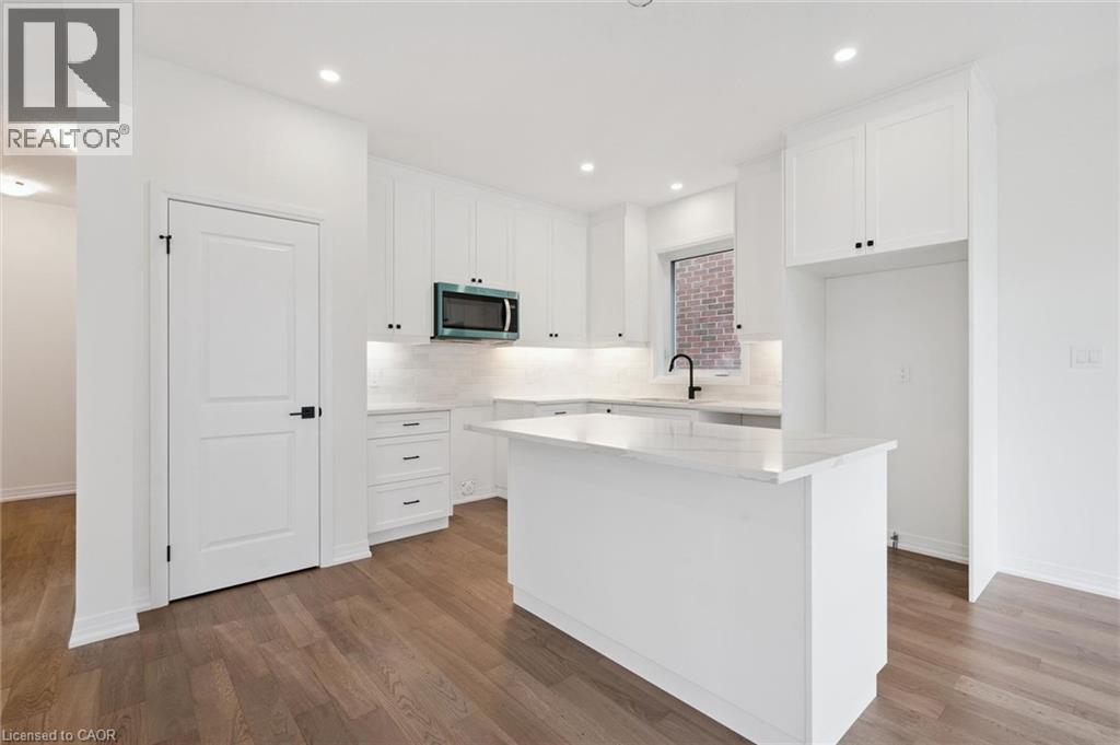 447 BENNINGER Street - 9