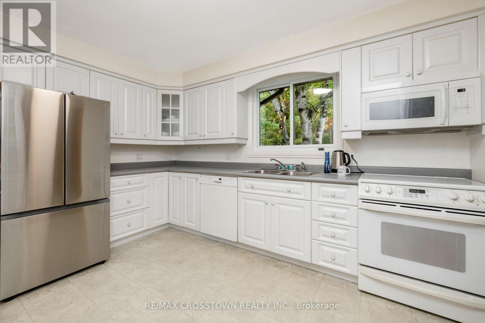 3379 Mason Drive, Innisfil, ON photo 16