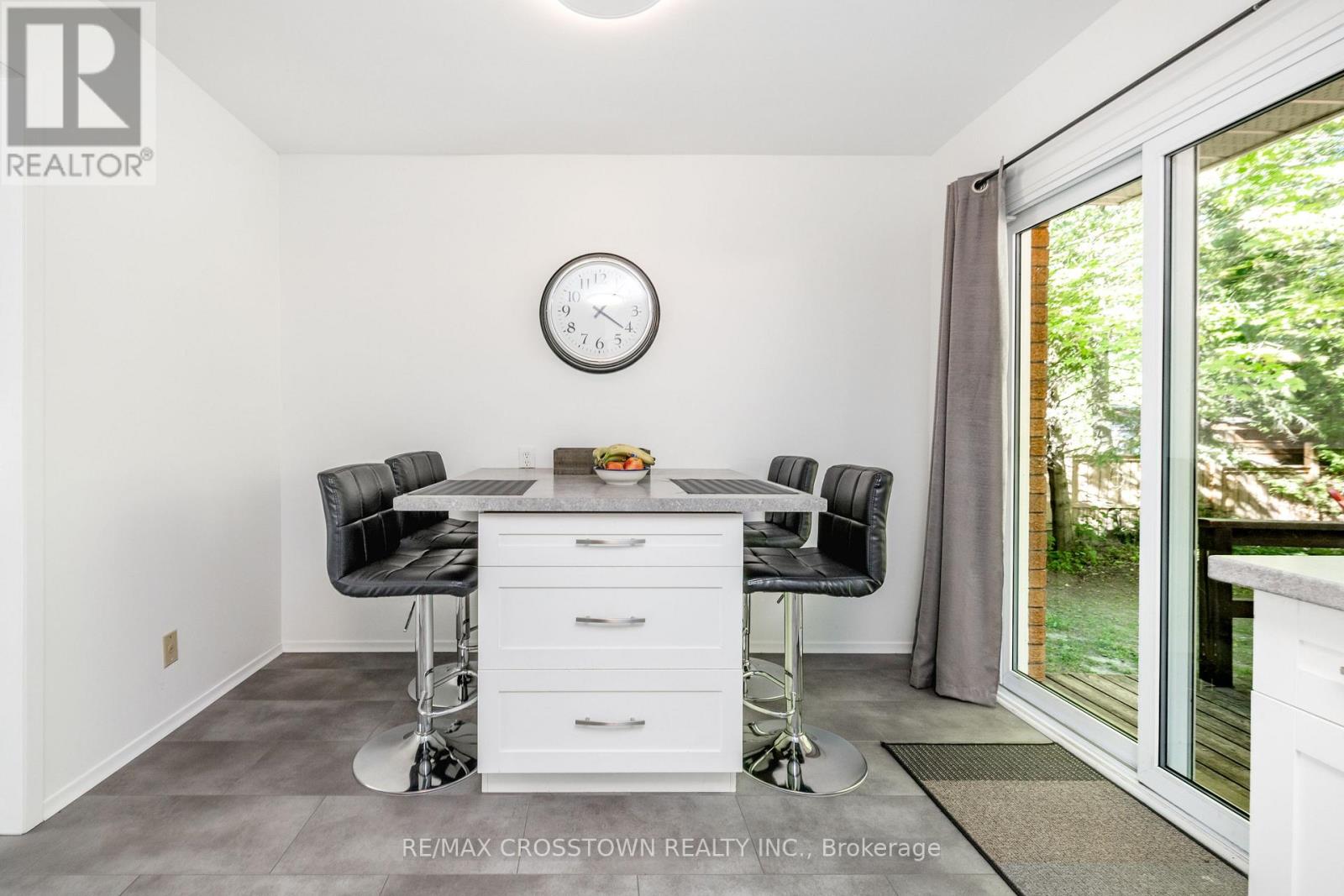 87 BAYWOOD WAY - 10