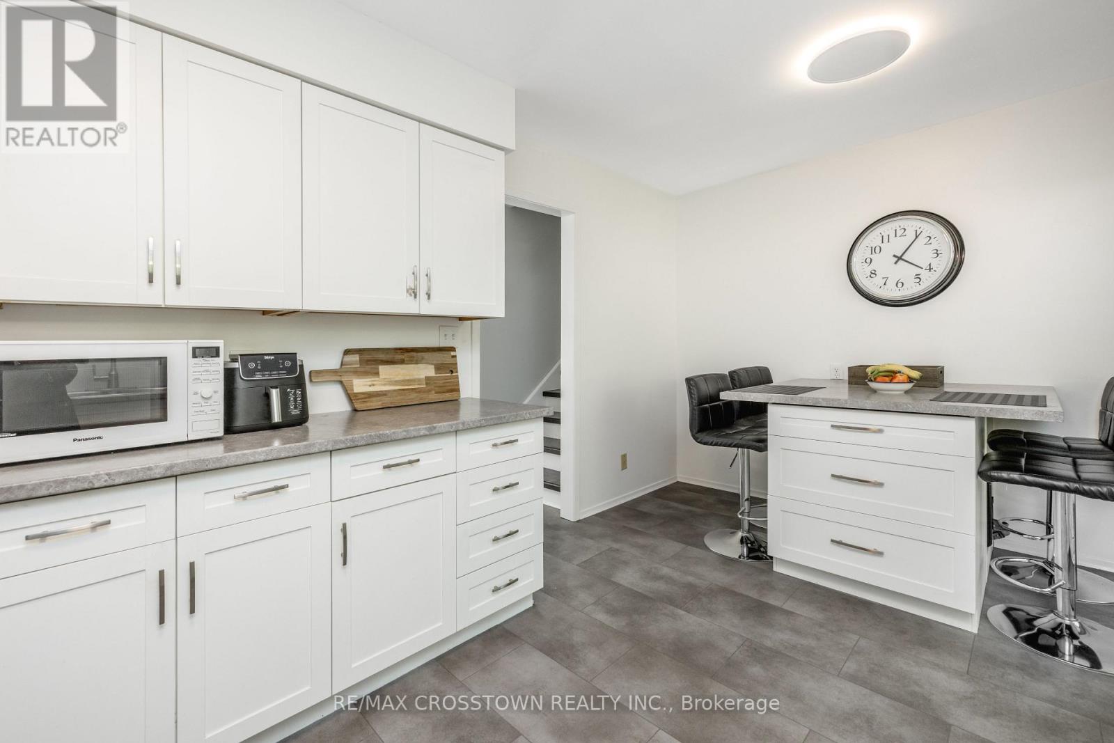 87 BAYWOOD WAY - 8