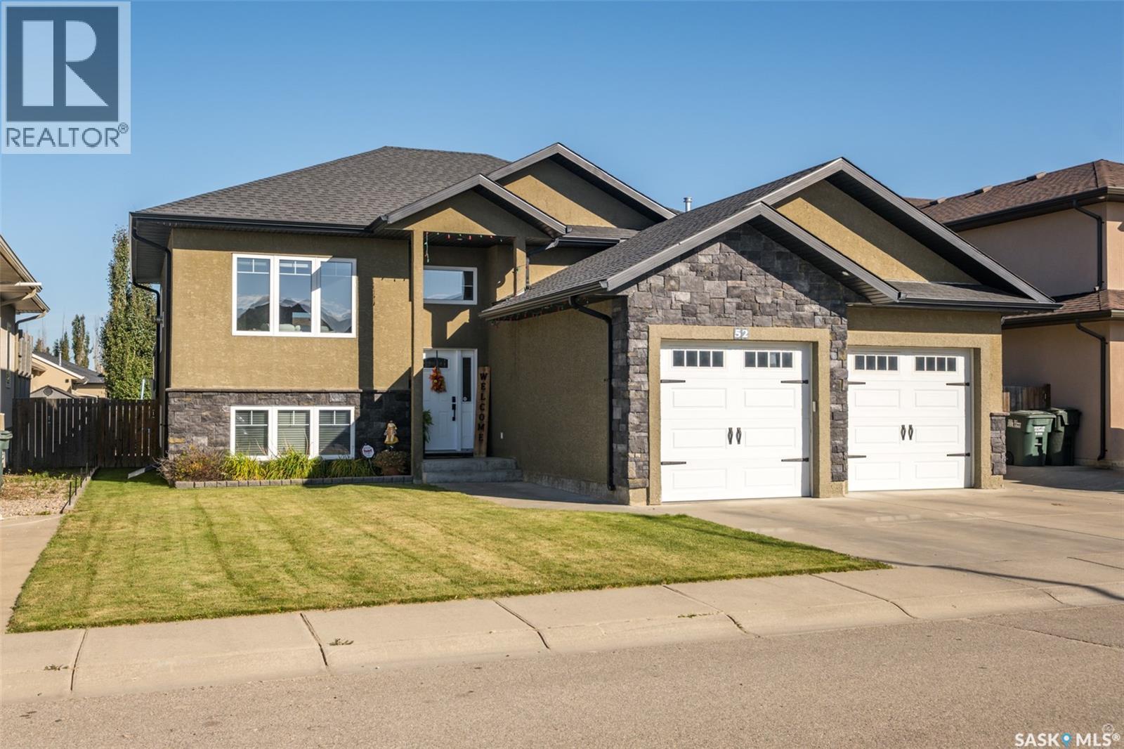 52 Coombe DRIVE - 1